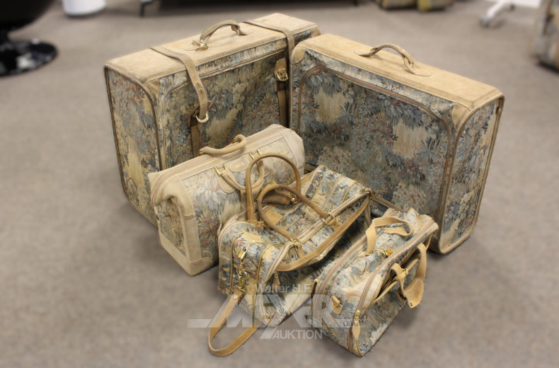 Posten Koffer und Reisetaschen aus Brokatstoff und Leder, mit floralem Dekor