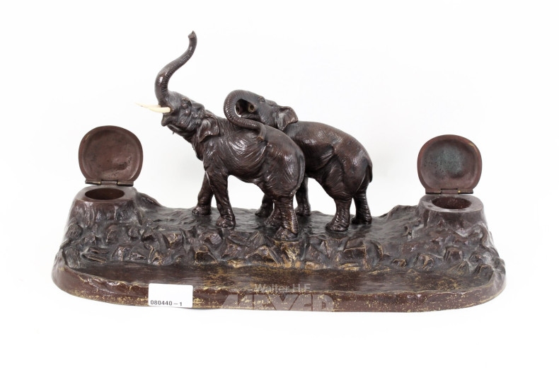 Schreibtischgarnitur mit Elefanten