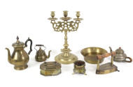 Posten Messingdekorationen: Kerzenleuchter, Stövchen, Schalen, Teekanne etc.