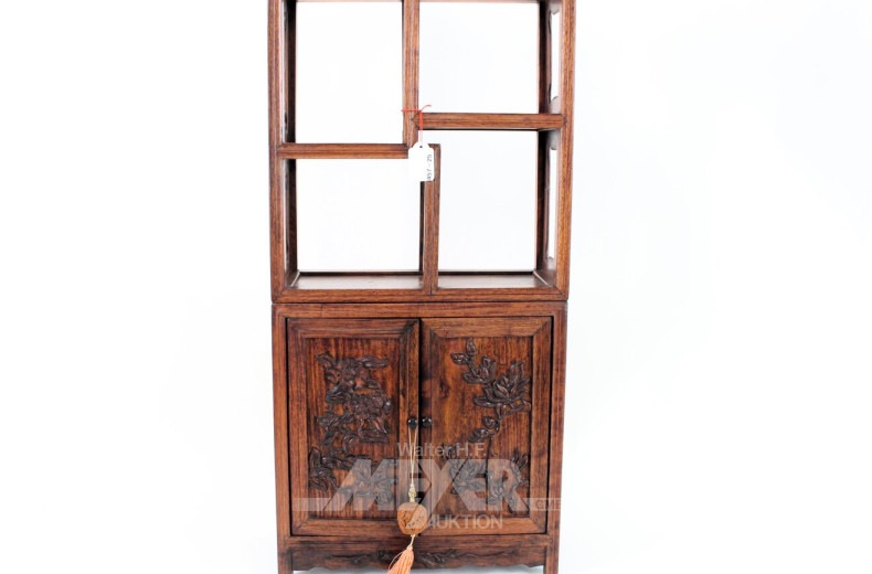 chin. Modell-Schränkchen, Mahagoni