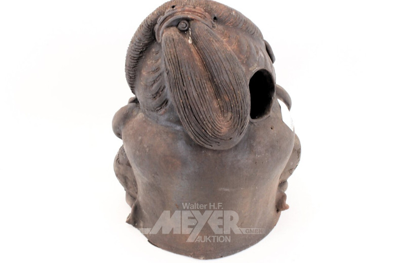 feminine Steingut-Figur "Wasserspeier"