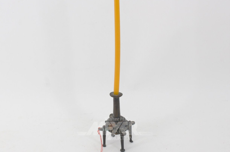 kl. Kerzenleuchter, Bronze auf 4 Füßen