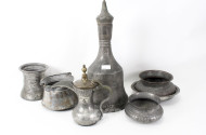 Posten oriental. Gefäße und Kannen, Metall