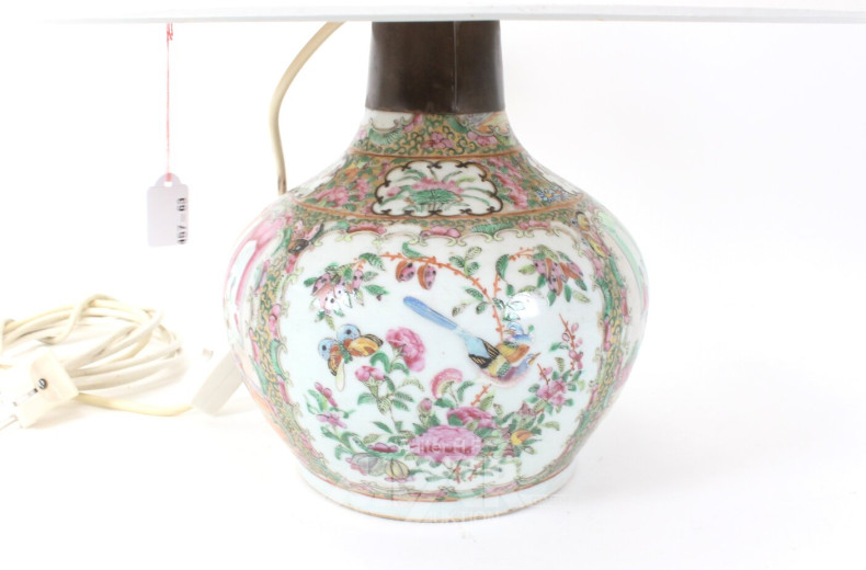 chin. Vasen-Lampe, Schirm beige, Höhe: ca. 49 cm