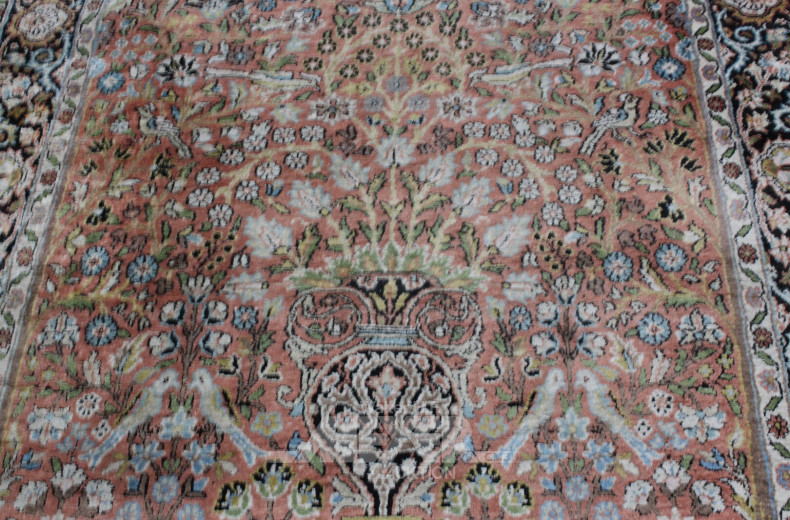 Kleiner Orientteppich, florales Motiv