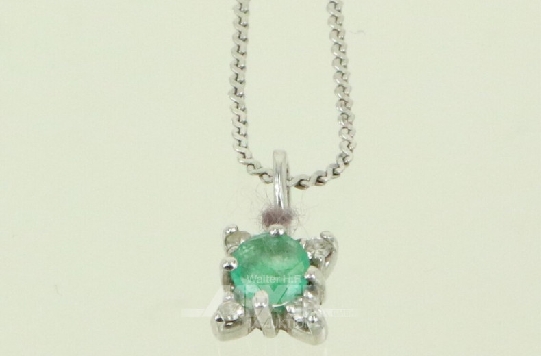 Kette mit 1 kl. Smaragdanhänger