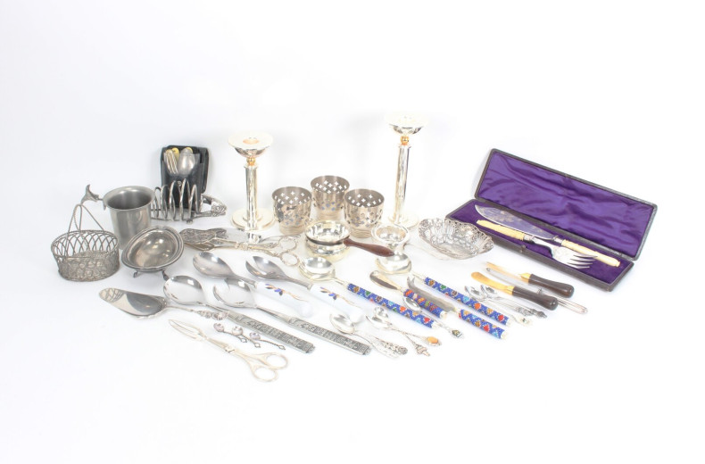 Kl. Posten versilberte Besteckteile und Dekorationen