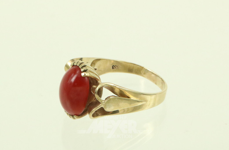 Damenring mit Koralle