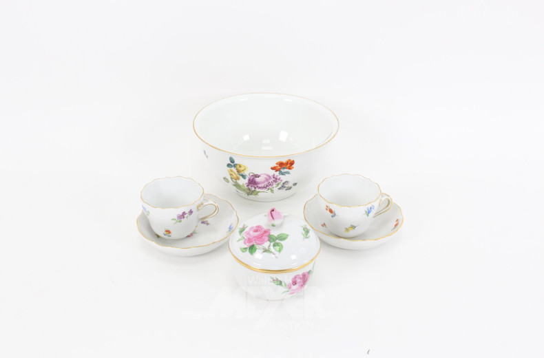 4 Porzellanteile, best. aus: