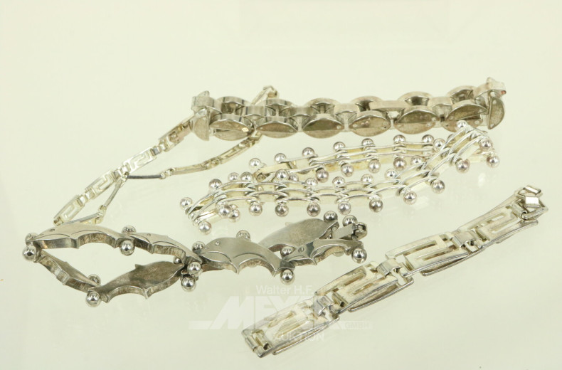 5 Armbänder in überwiegend 925er Silber