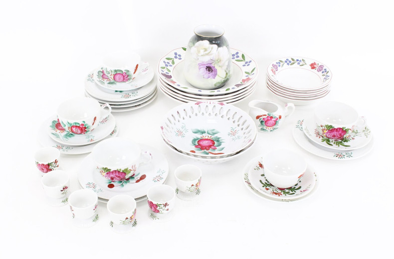 Posten versch. Porzellanteile