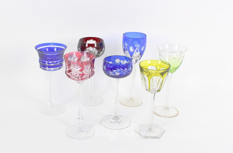 7 Versch. farbige Römer-Gläser