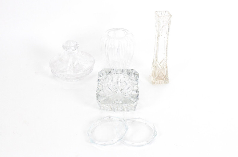 Posten Glas- und Kristalldekorationen, best. aus: