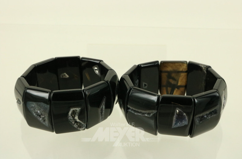 2 Armbänder aus Onyx und Kristall