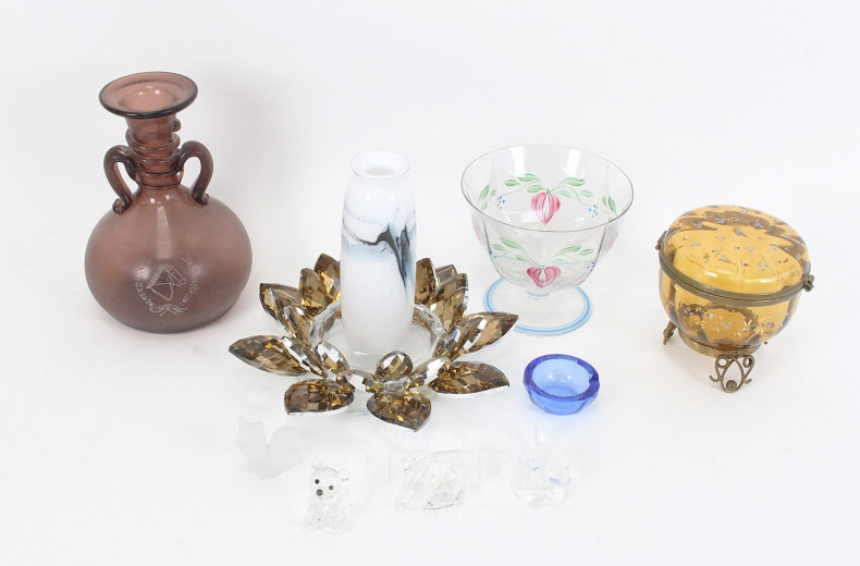 Posten Glasgefäße und Dekorationen