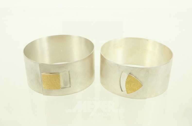2 Breite Armbänder in 925er Silber, mattiert, mit Klemmverschluss und Teilvergoldung