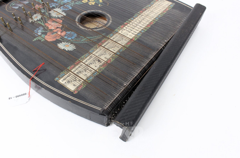 Salonharfe mit Blumenmalerei und 1 Laute