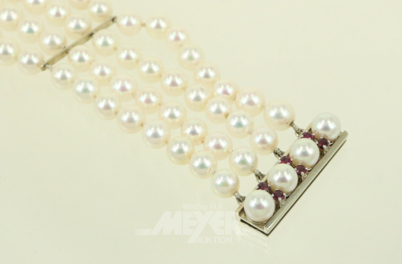 4-reihiges Perlenarmband mit Schließe in 750 WG, besetzt mit 6 kl. Rubinen und 4 Perlen