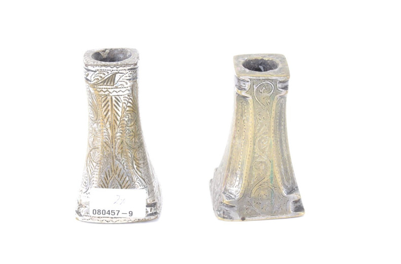 2 versch. oriental. Metall-Tischleuchter