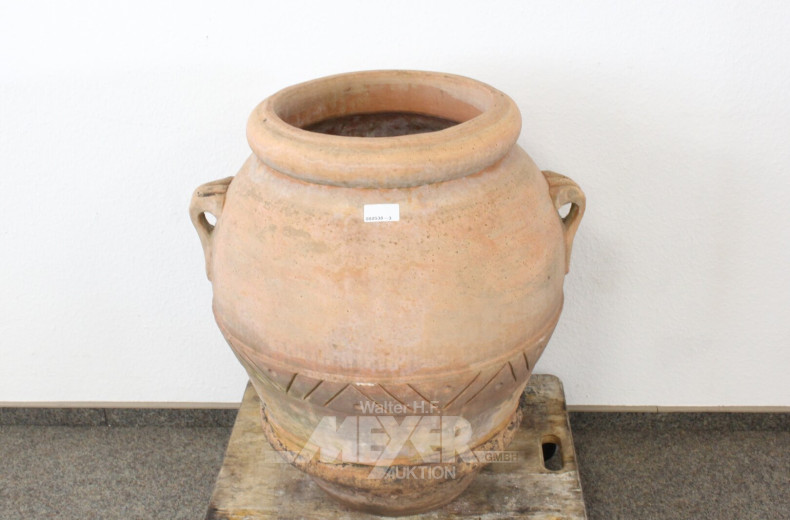 großer Terrakotta-Blumentopf