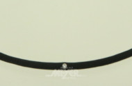 Collier aus schwarzem Kautschuk mit kl. Brillant und Schließe in 750 WG