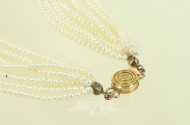 9-reihige Süßwasserperlenkette mit Schließe in 585 GG