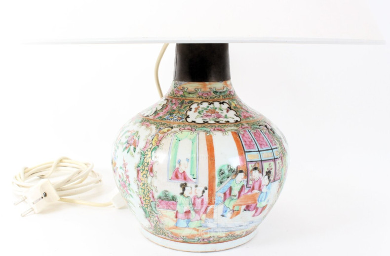 chin. Vasen-Lampe, Schirm beige, Höhe: ca. 49 cm