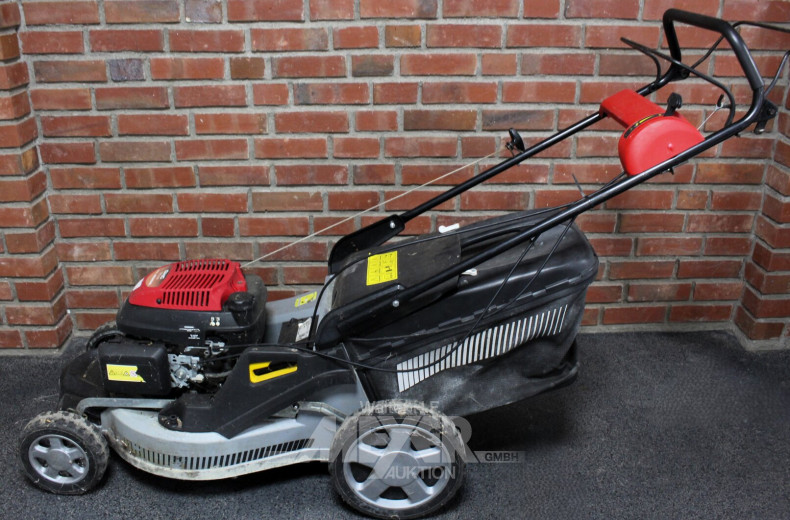 Benzin-Rasenmäher