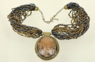 Designer-Halskette mit großem Anhänger
