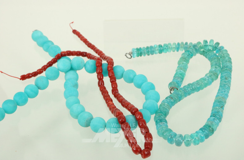 3 Perlenstränge aus Apatit, Amazonit und roter Koralle