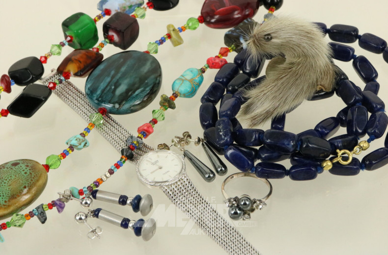 Modeschmuck, u.a. Armbanduhr, Ketten, Ohrringe