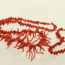 Los 64: Korallenkette mit pass. Armband