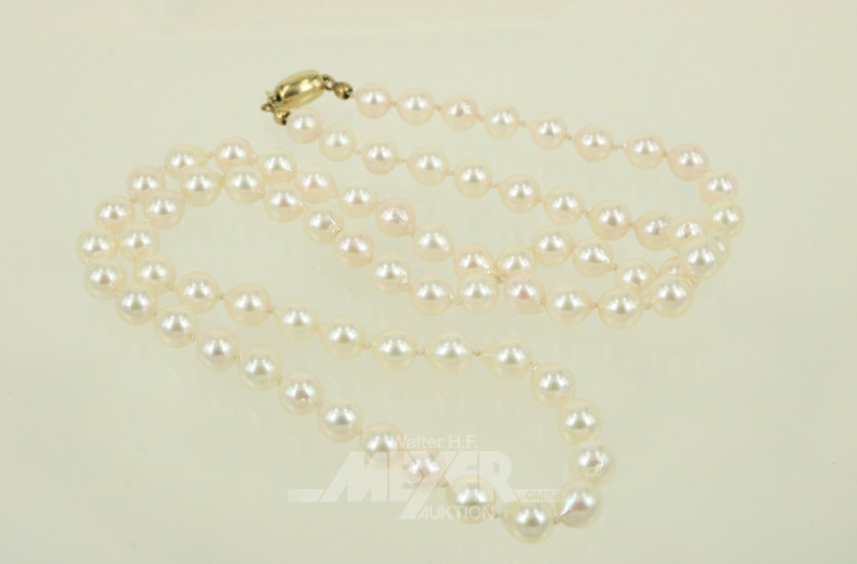 Perlenkette mit Schließe
