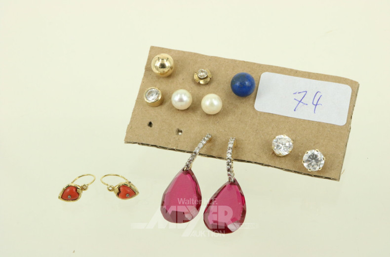 12 versch. Ohrstecker, davon 4 Paare