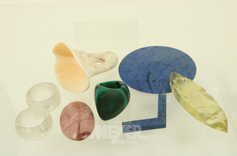 8 Edelsteine, Anhänger und Ringe zur weiteren Schmuckherstellung