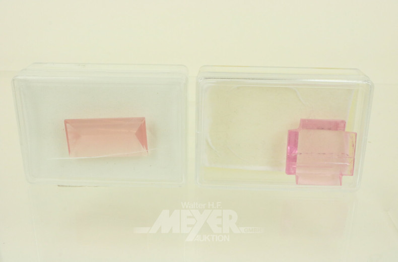 2 Geschliffene, rosafarbene Edelsteine, best. aus: