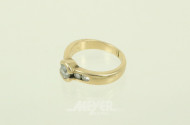 Ring mit Brillant von ca. 0.3ct und 4 kl. Brillanten