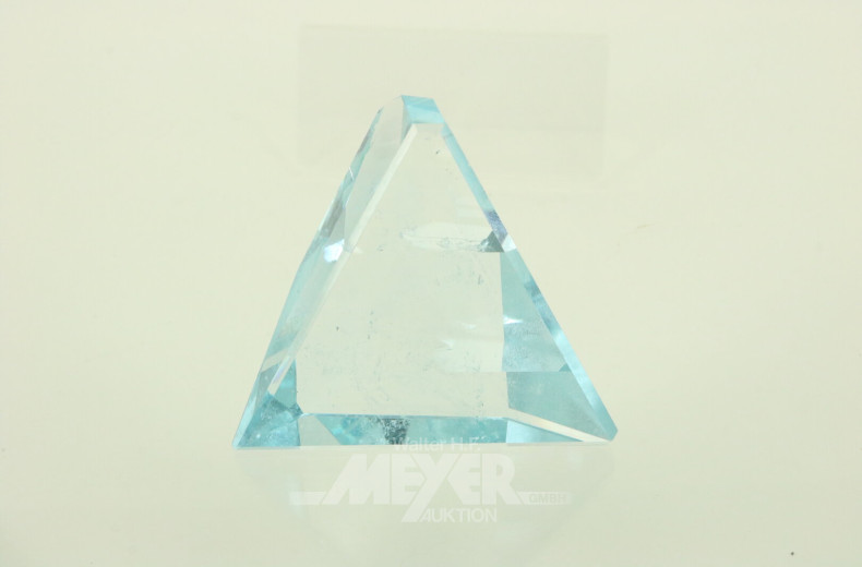 Dreieckig geschliffener Topas, ca. 710ct