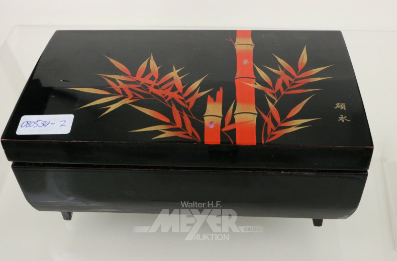 Posten Modeschmuck u. Armbanduhren in chin. Lackschatulle