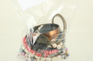 Posten Modeschmuck, u.a. Anhänger, Armreif, Ketten etc.