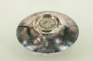 Silberschale mit eingearbeiteter, historischer Münze