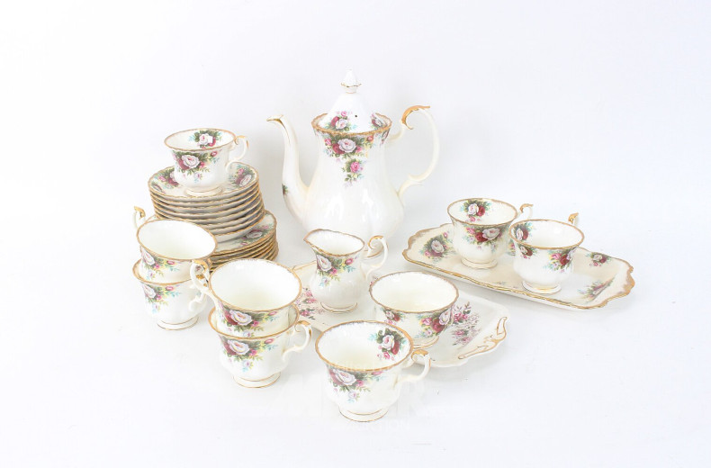 1 Posten versch. Porzellanservice-Teile