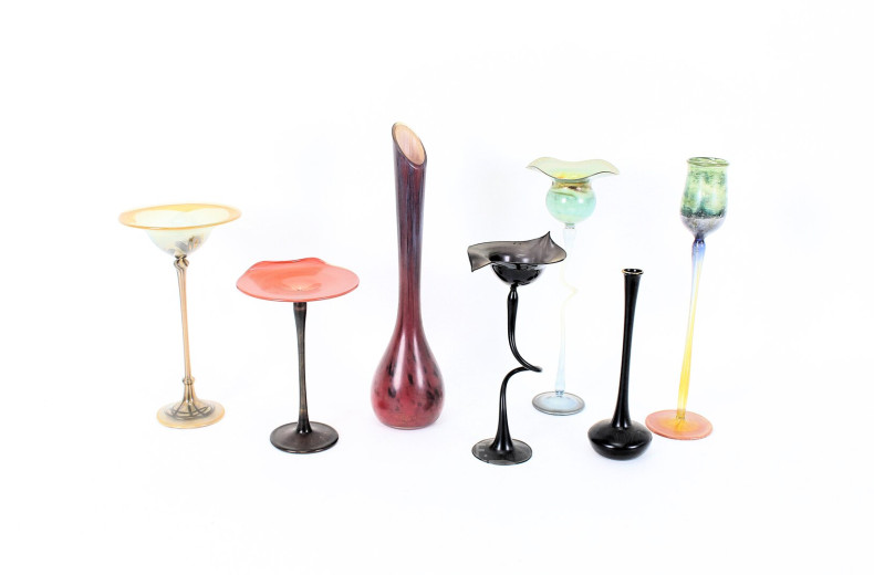 7 filigrane Glasvasen und Schalen