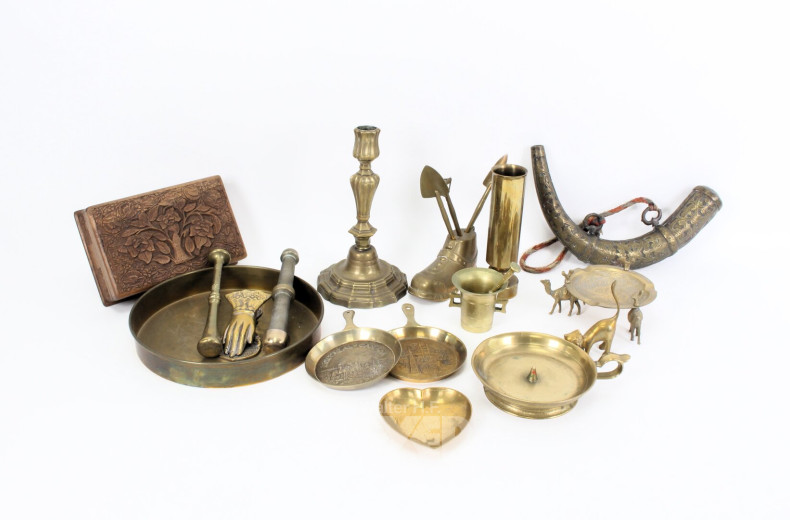 Posten Hausrat mit Metalldekorationen