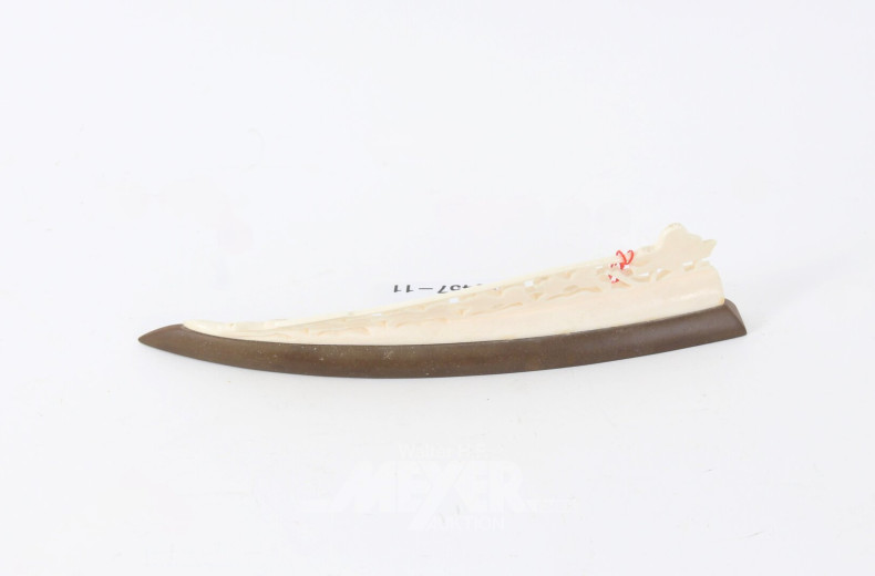 kl. Hornschnitzerei "Schlittenhunde"