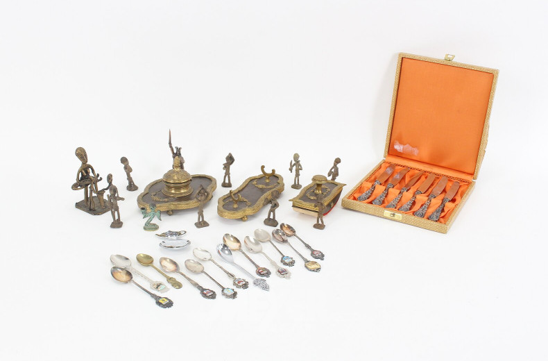 Posten Tischdekorationen und Servierteile