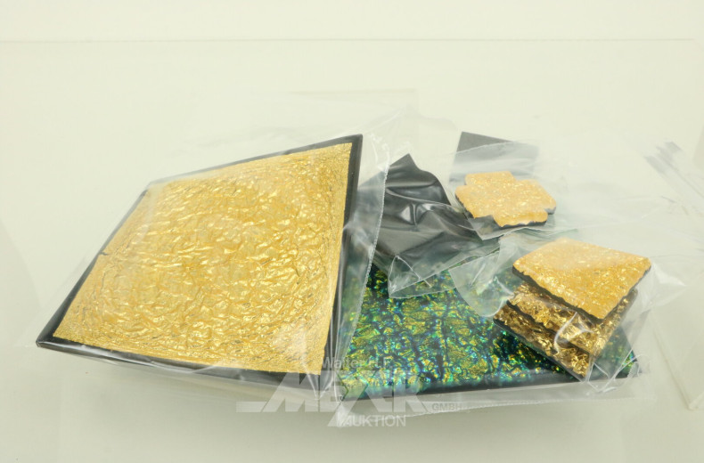 8 kl. Dekorationsplatten, überwiegend aus Glas mit Blattgoldfüllung