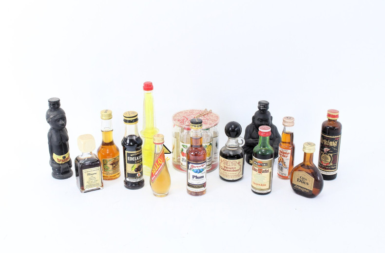 4 Flaschen Sekt und Wein