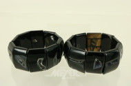 2 Armbänder aus Onyx und Kristall