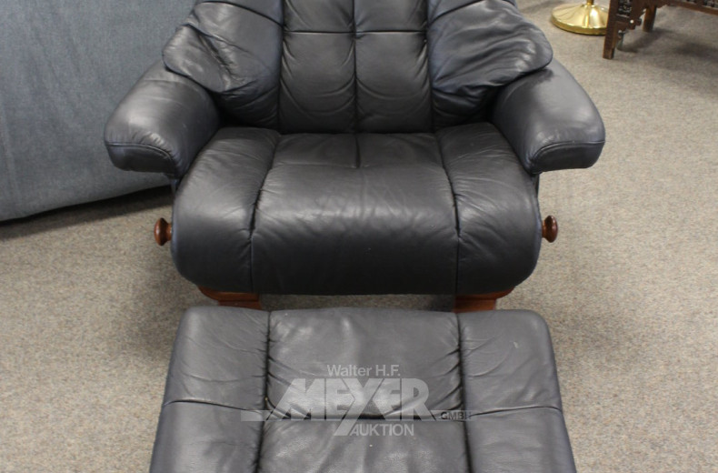 schwarzer Kunstledersessel